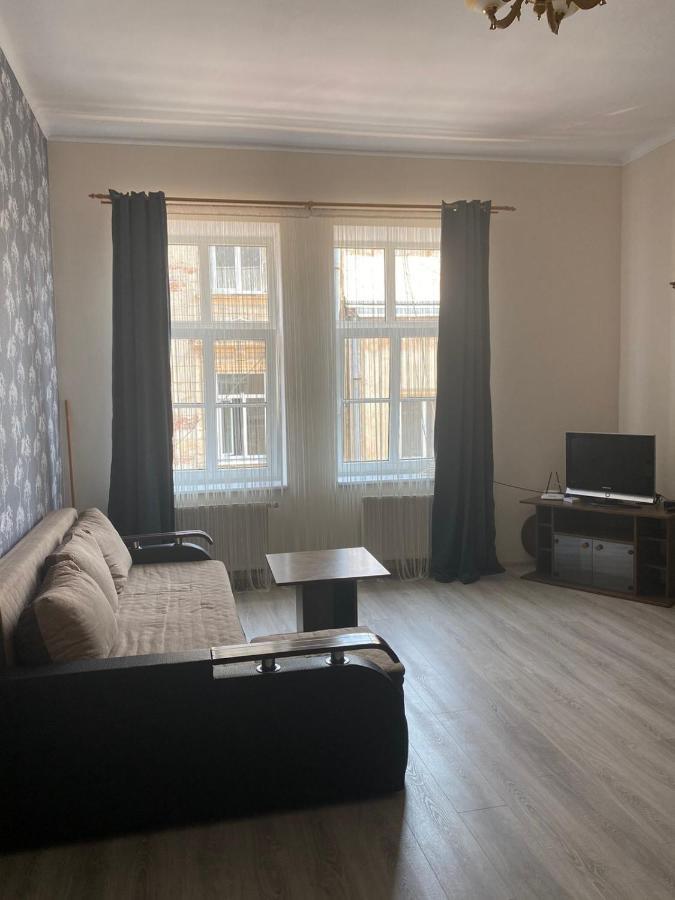 2 Bedroom Apartment On Tomashivskogo Street 7 Лвив Екстериор снимка