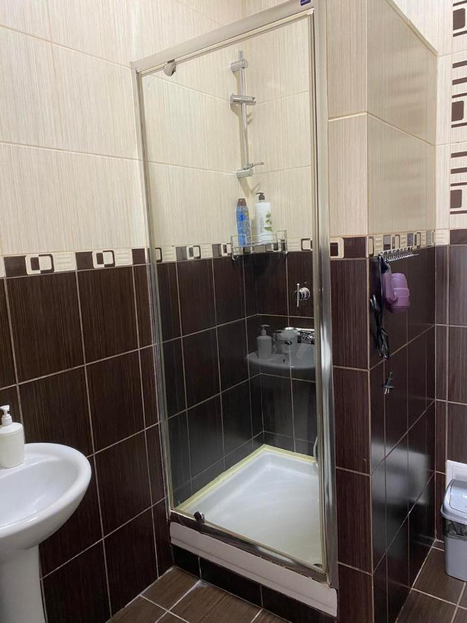 2 Bedroom Apartment On Tomashivskogo Street 7 Лвив Екстериор снимка