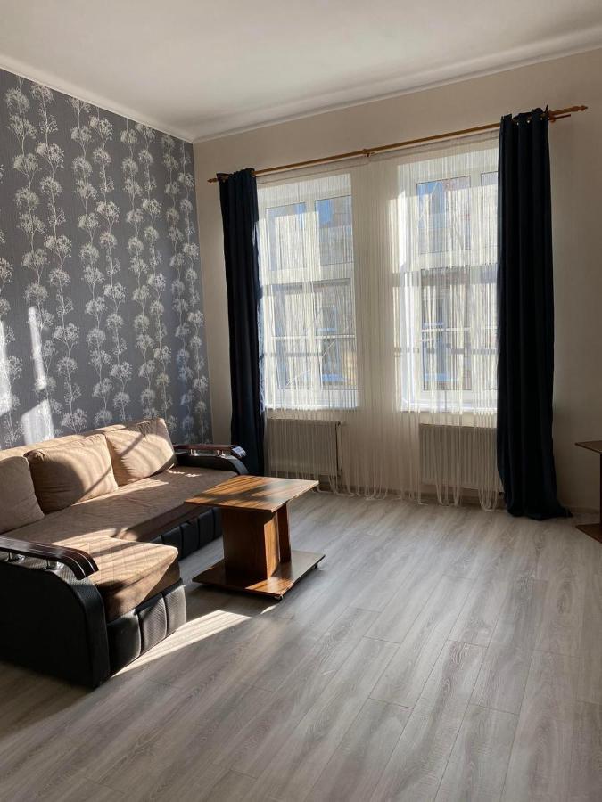 2 Bedroom Apartment On Tomashivskogo Street 7 Лвив Екстериор снимка