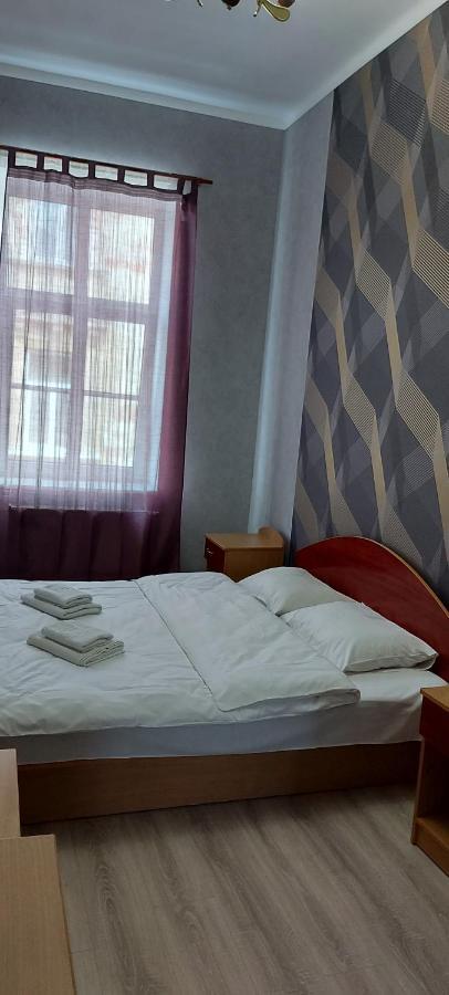 2 Bedroom Apartment On Tomashivskogo Street 7 Лвив Екстериор снимка