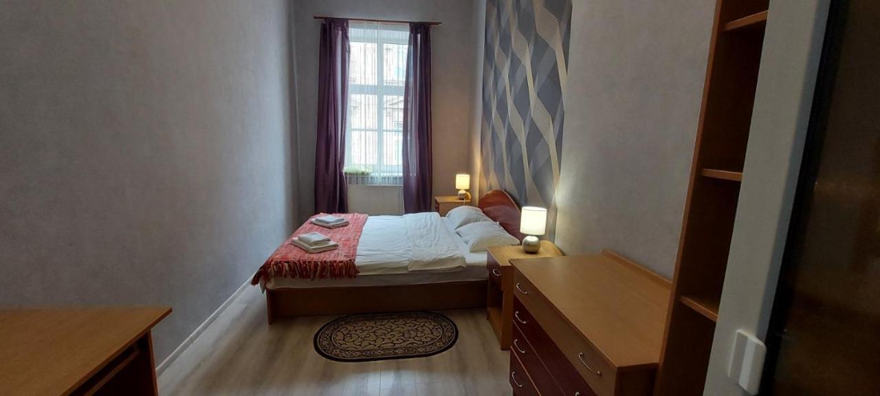 2 Bedroom Apartment On Tomashivskogo Street 7 Лвив Екстериор снимка